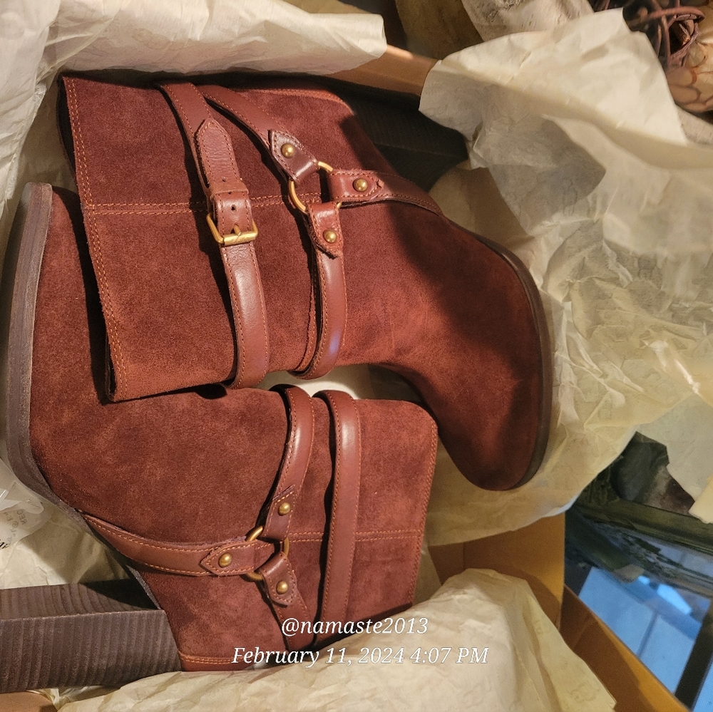 Ugg Dandridge Suede Heeled Boot Hardware Buckle Designer Slip-On #722 New - Picture 9 of 14
